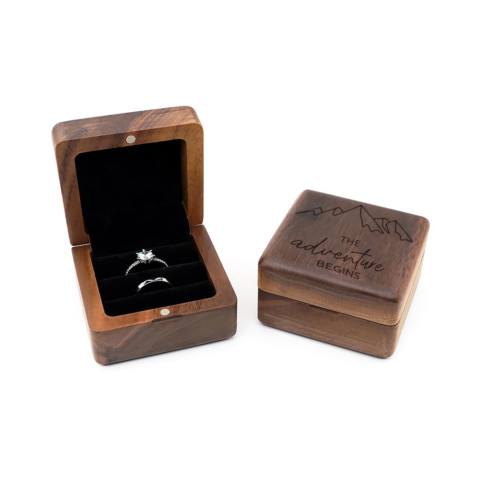 RB534 RB534  Square Ring Box, Solid Lid, Cream Interior — view 2