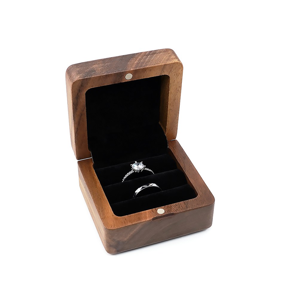 RB534 RB534  Square Ring Box, Solid Lid, Cream Interior — view 4