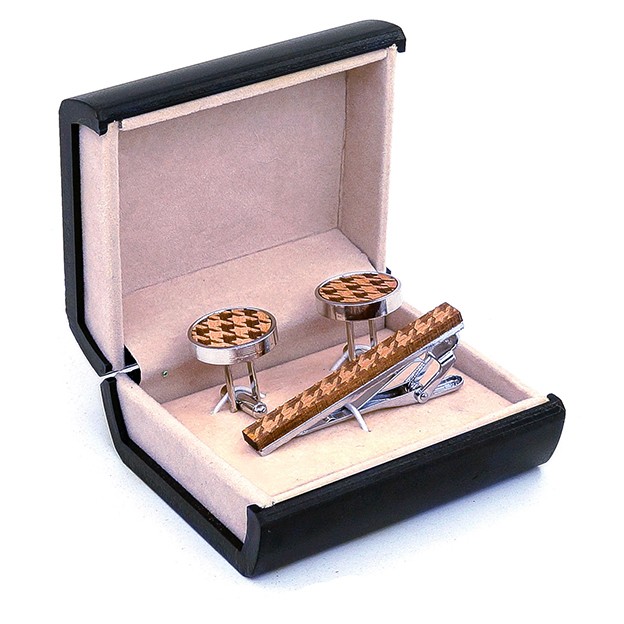 WGC-305  Cufflinks and Tie Clip Set, Honeycomb Face