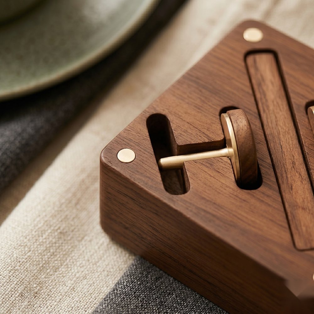 WGC-307 WGC-307  Cufflink and Tie Clip Box, Walnut — view 4